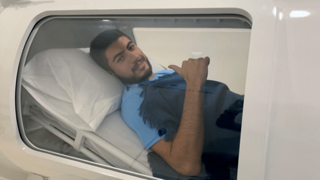 Papu, delantero del Zaragoza, se recupera en la cámara hiperbárica 1 Papu Zaragoza en la cámara hiperbárica